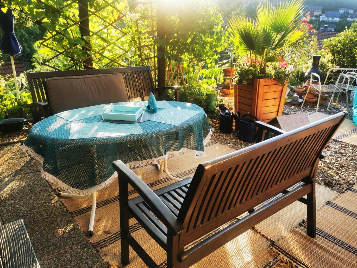 Ferienhaus Mit Riesen Garten, Drei Terrassen, Toller Aussicht Am Waldrand, Auch Als Monteur-Wohnung Hemer エクステリア 写真